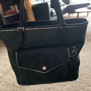 **authentic** Michael Kors bag